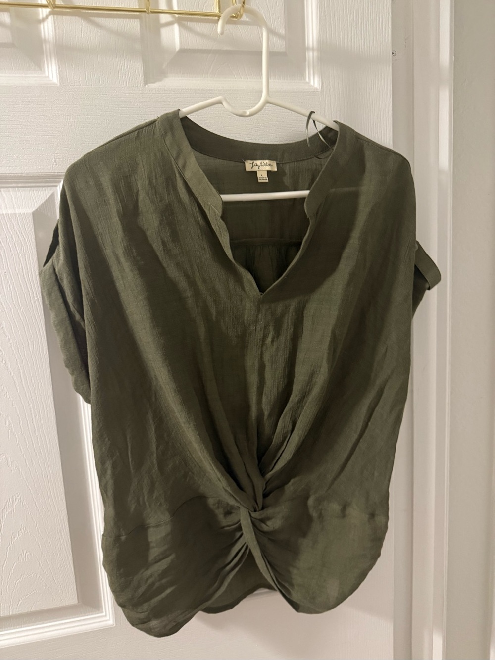 Lily White Olive Twist-Front Short Sleeve Blouse